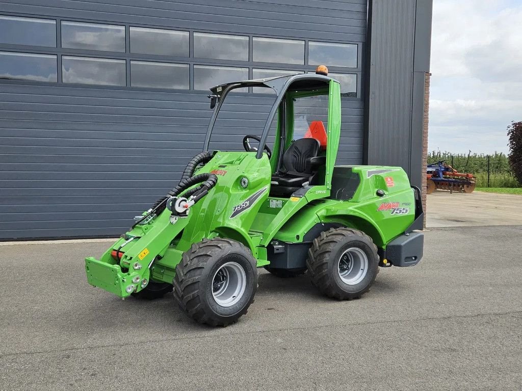 Kompaktlader of the type Avant 755i Rental mini-shovel, Gebrauchtmaschine in BENNEKOM (Picture 11)