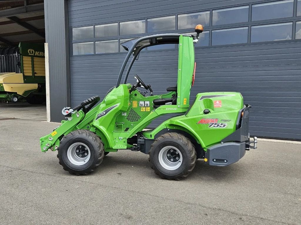 Kompaktlader of the type Avant 755i Rental mini-shovel, Gebrauchtmaschine in BENNEKOM (Picture 9)