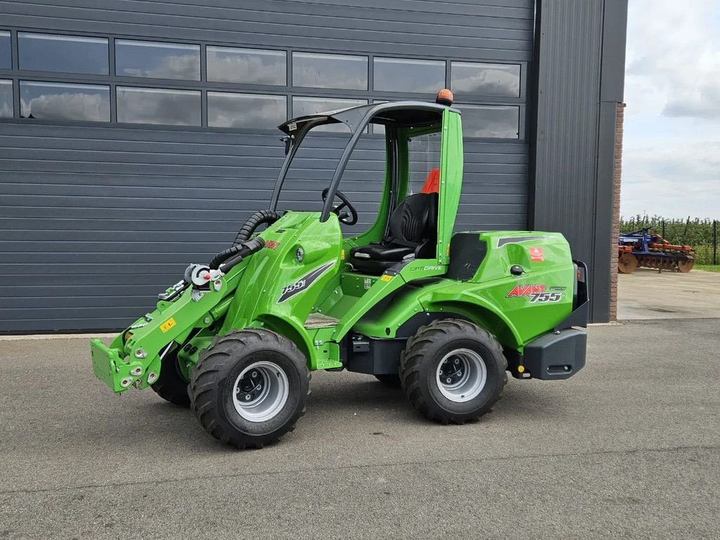 Kompaktlader des Typs Avant 755i Rental mini-shovel, Gebrauchtmaschine in BENNEKOM (Bild 11)