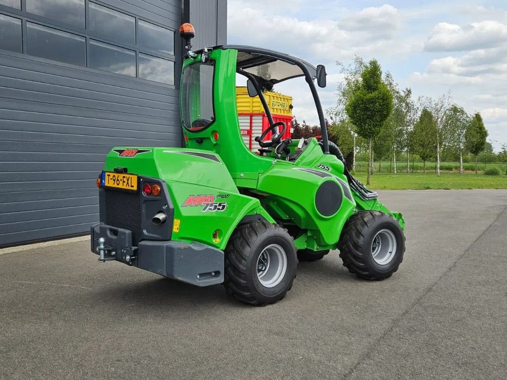 Kompaktlader of the type Avant 755i TDL+ mini-shovel, Gebrauchtmaschine in BENNEKOM (Picture 4)