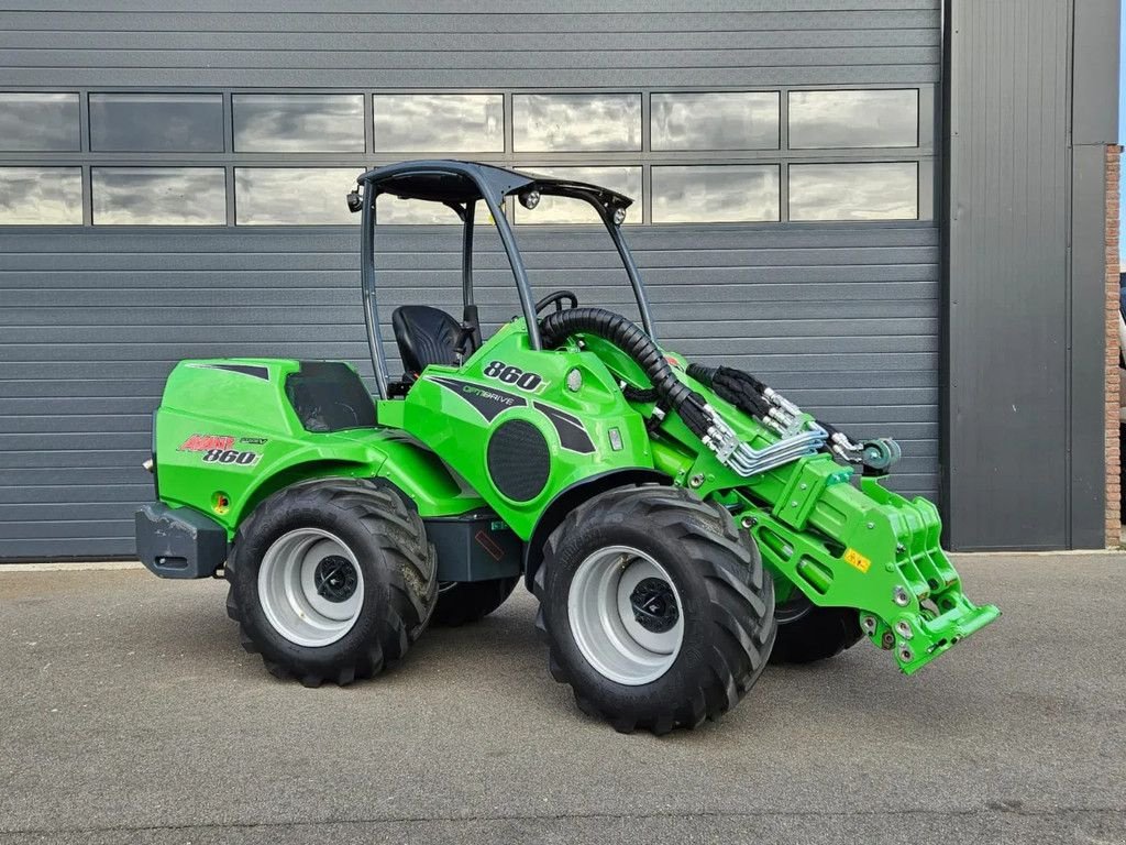 Kompaktlader of the type Avant 860i TDL mini-shovel, Gebrauchtmaschine in BENNEKOM (Picture 2)