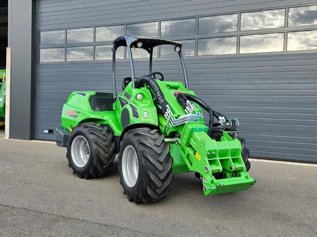 Kompaktlader of the type Avant 860i TDL mini-shovel, Gebrauchtmaschine in BENNEKOM (Picture 1)