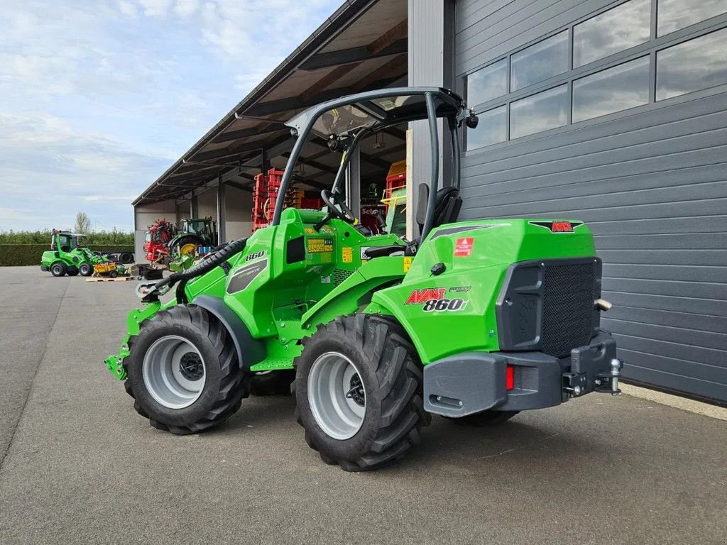 Kompaktlader of the type Avant 860i TDL mini-shovel, Gebrauchtmaschine in BENNEKOM (Picture 5)