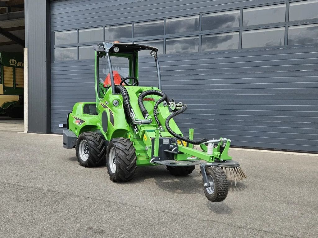 Kompaktlader des Typs Avant E527 Rental mini-shovel, Gebrauchtmaschine in BENNEKOM (Bild 11)