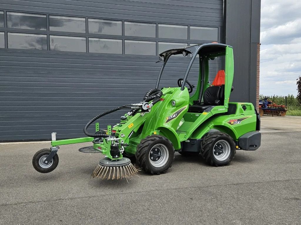 Kompaktlader des Typs Avant E527 Rental mini-shovel, Gebrauchtmaschine in BENNEKOM (Bild 8)