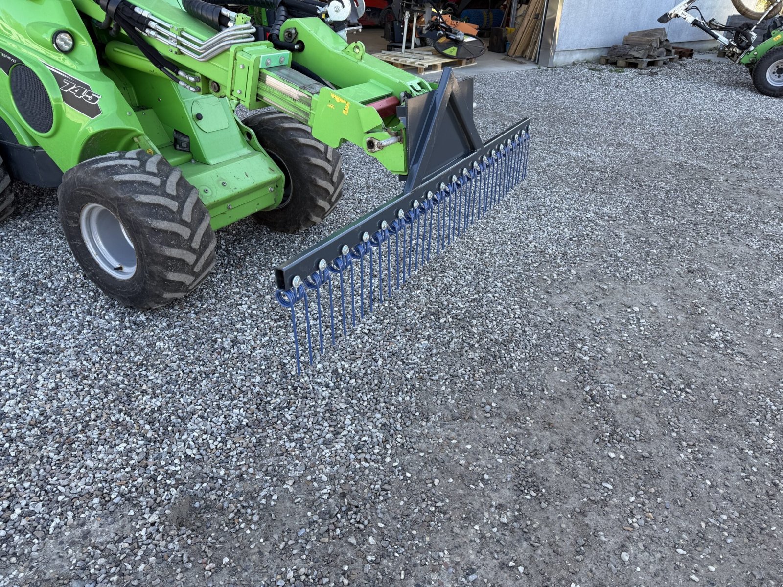 Kompaktlader of the type Avant Gårdspladsrive, Gebrauchtmaschine in Roskilde (Picture 2)