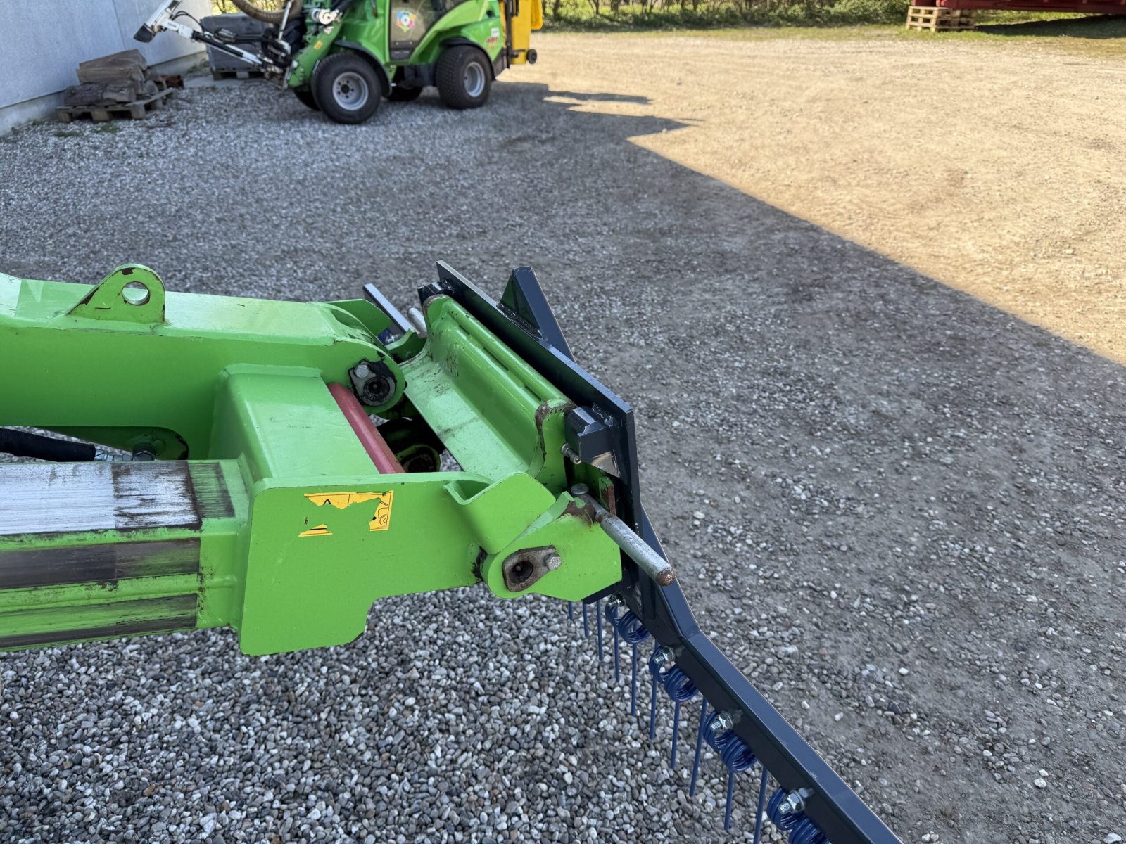 Kompaktlader of the type Avant Gårdspladsrive, Gebrauchtmaschine in Roskilde (Picture 3)