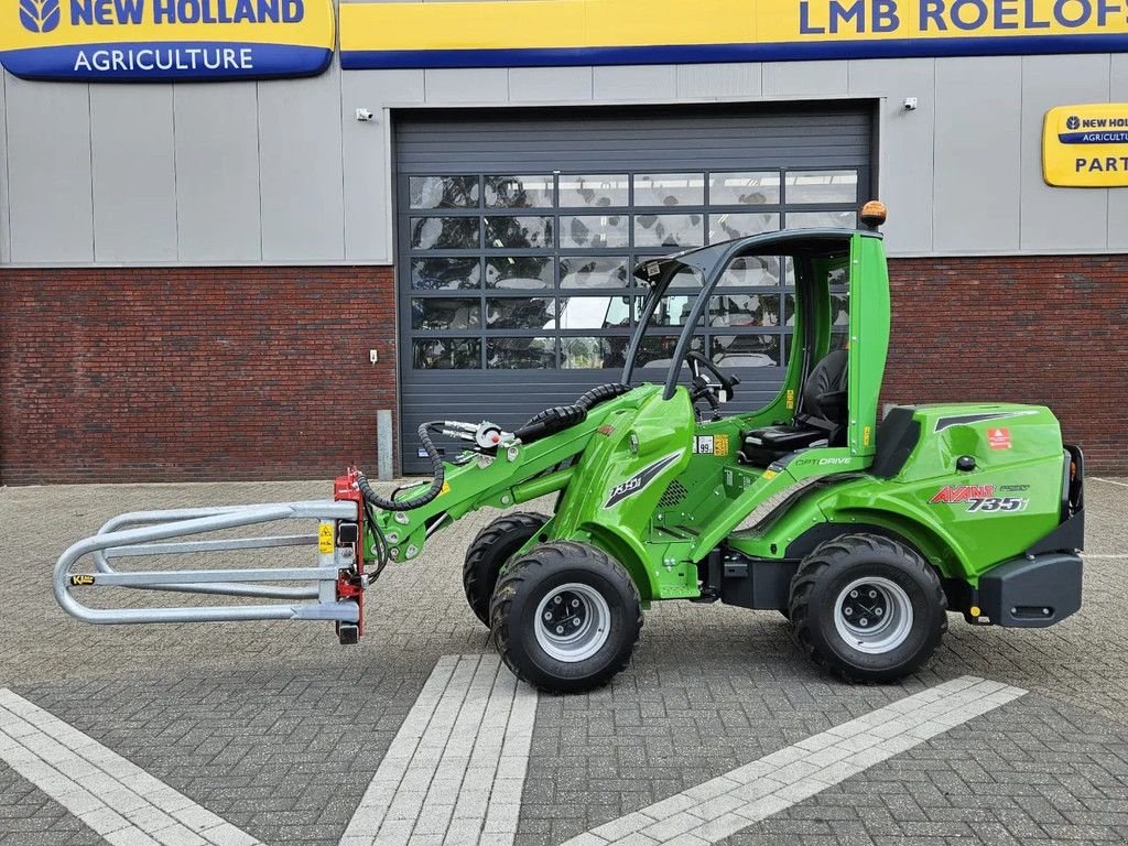 Kompaktlader of the type Avant Mini-shovel 735i Rental met Kemp balenklem, Gebrauchtmaschine in BENNEKOM (Picture 10)