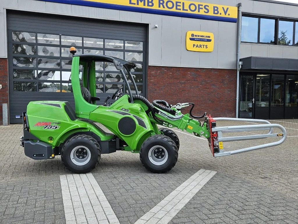 Kompaktlader of the type Avant Mini-shovel 735i Rental met Kemp balenklem, Gebrauchtmaschine in BENNEKOM (Picture 3)