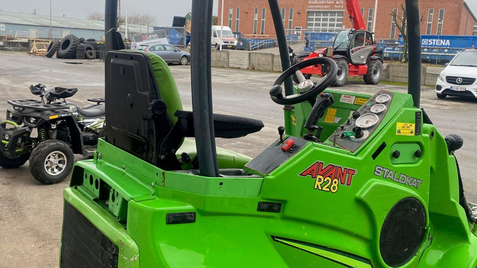 Kompaktlader типа Avant R28, Gebrauchtmaschine в Dronninglund (Фотография 4)