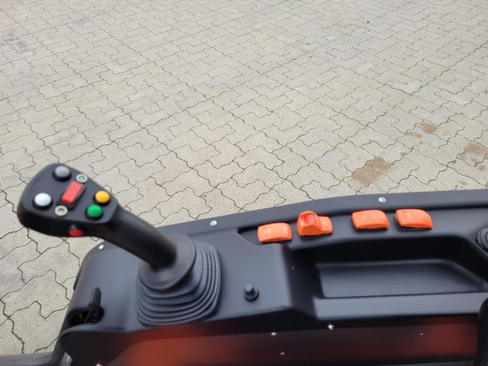 Kompaktlader Türe ait Cast Group 825 D, Gebrauchtmaschine içinde Vrå (resim 9)