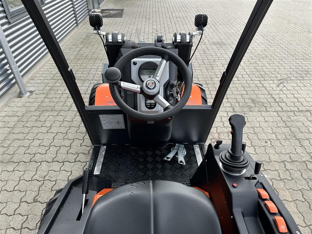 Kompaktlader of the type Cast Group 825 D, Gebrauchtmaschine in Rønnede (Picture 12)