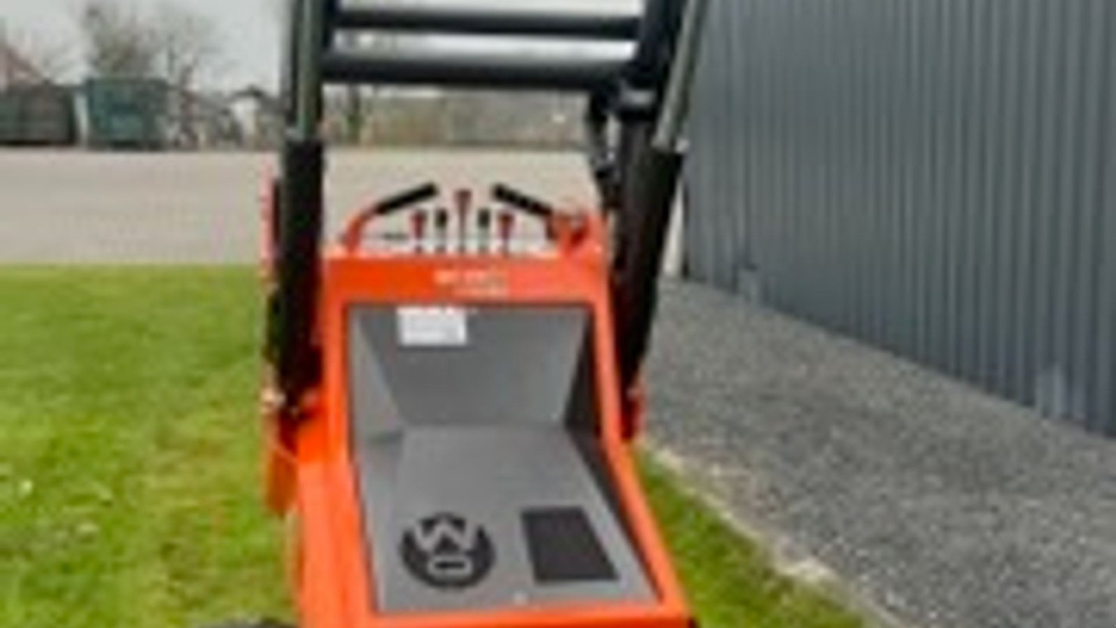 Kompaktlader Türe ait Cast Group Worky Quad SSQ Eco, Gebrauchtmaschine içinde Vrå (resim 12)