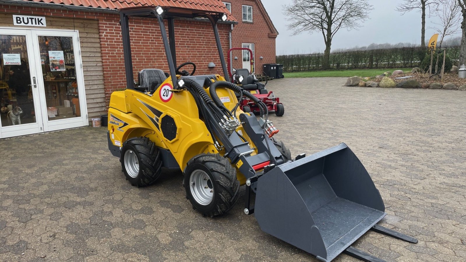 Kompaktlader tipa Eurotrac T11, Gebrauchtmaschine u Gedved (Slika 3)