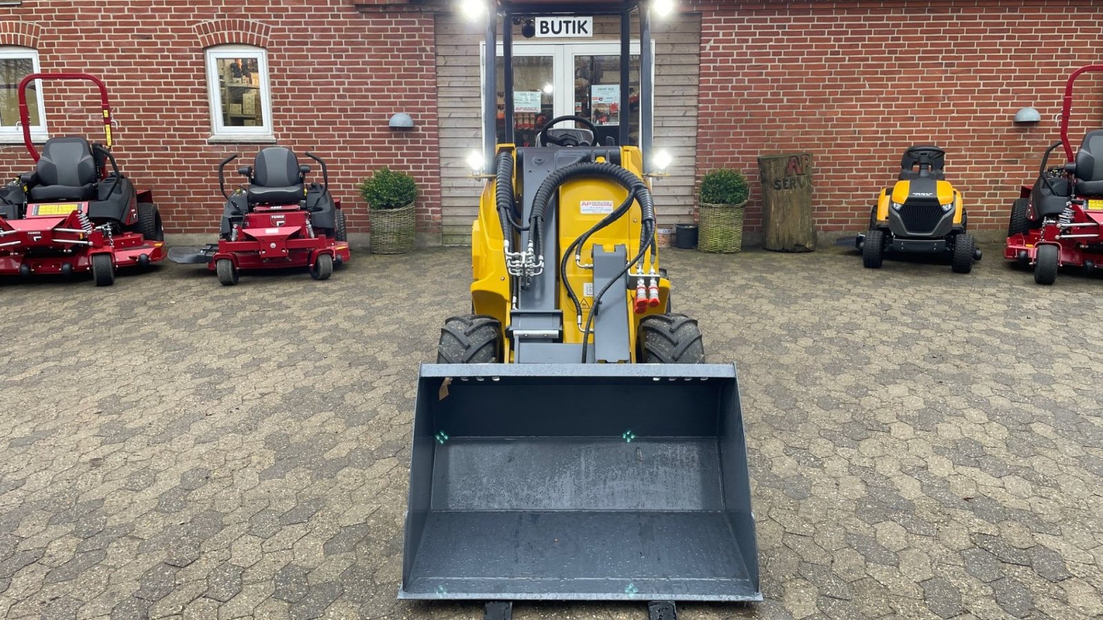 Kompaktlader tipa Eurotrac T11, Gebrauchtmaschine u Gedved (Slika 2)