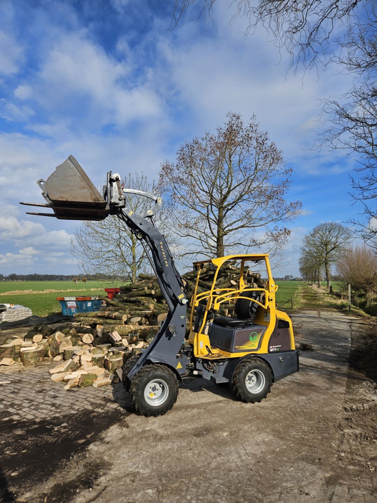 Kompaktlader типа Eurotrac W11-E, Gebrauchtmaschine в Hoogland (Фотография 1)