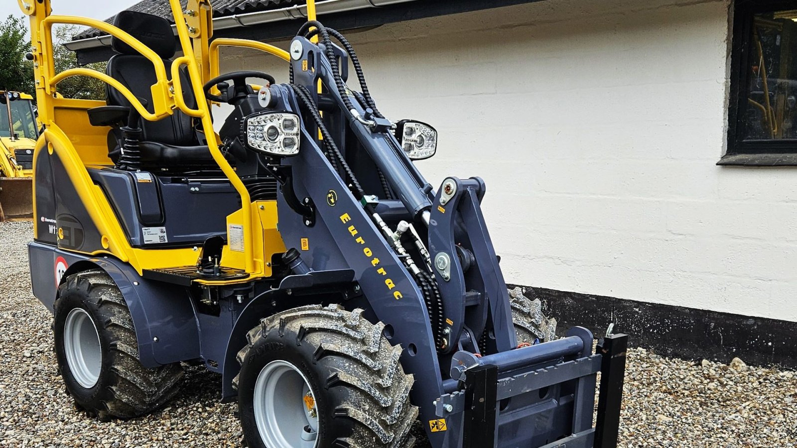 Kompaktlader типа Eurotrac W11 / fabriksny / skovl & gafler / Kubota motor, Gebrauchtmaschine в Arden (Фотография 2)