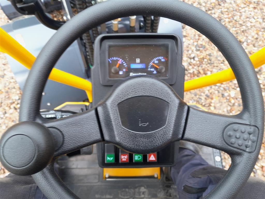 Kompaktlader типа Eurotrac W11 Mellem arm, Gebrauchtmaschine в Rødekro (Фотография 14)