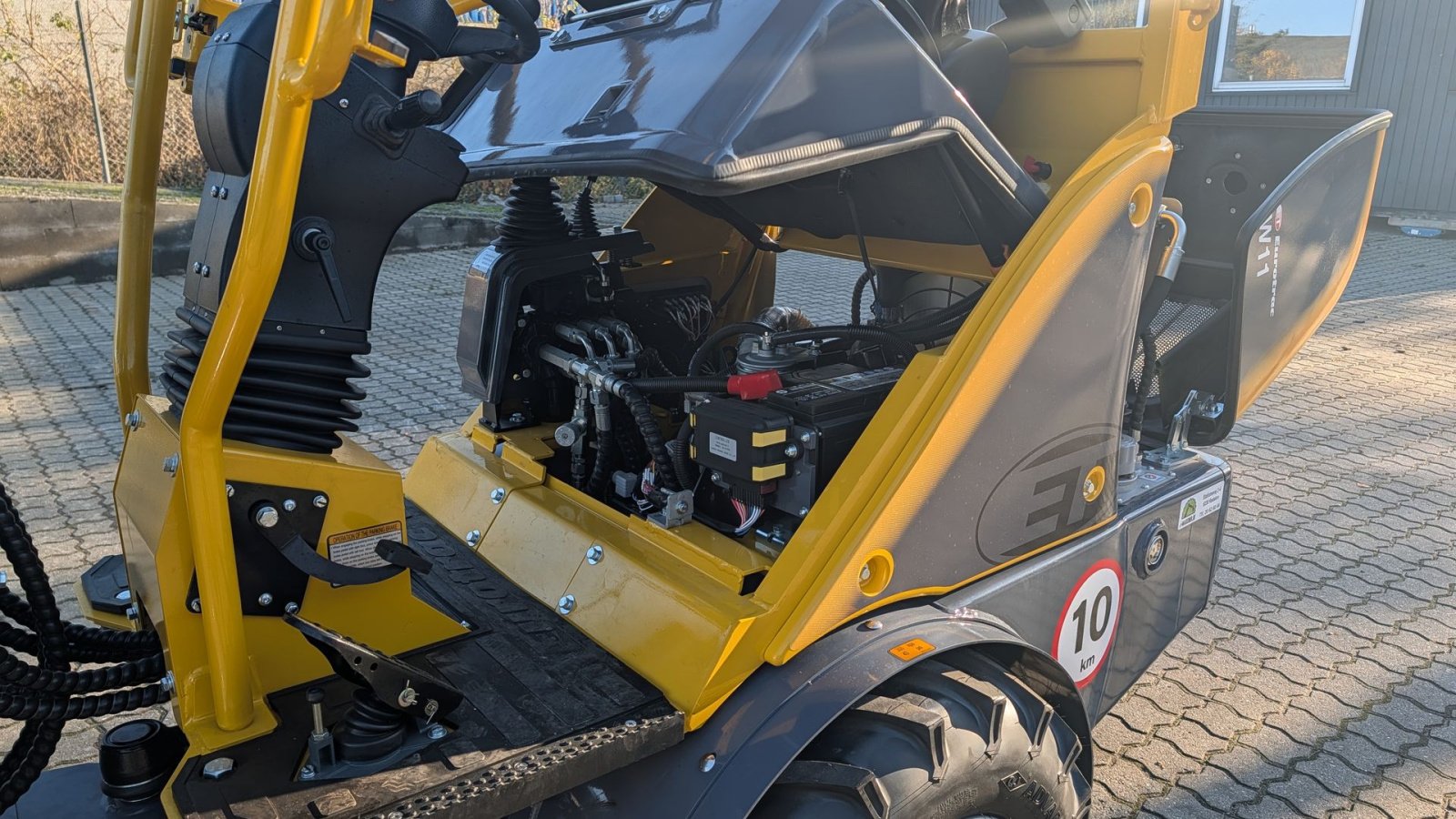 Kompaktlader of the type Eurotrac W11, Gebrauchtmaschine in Rødekro (Picture 16)