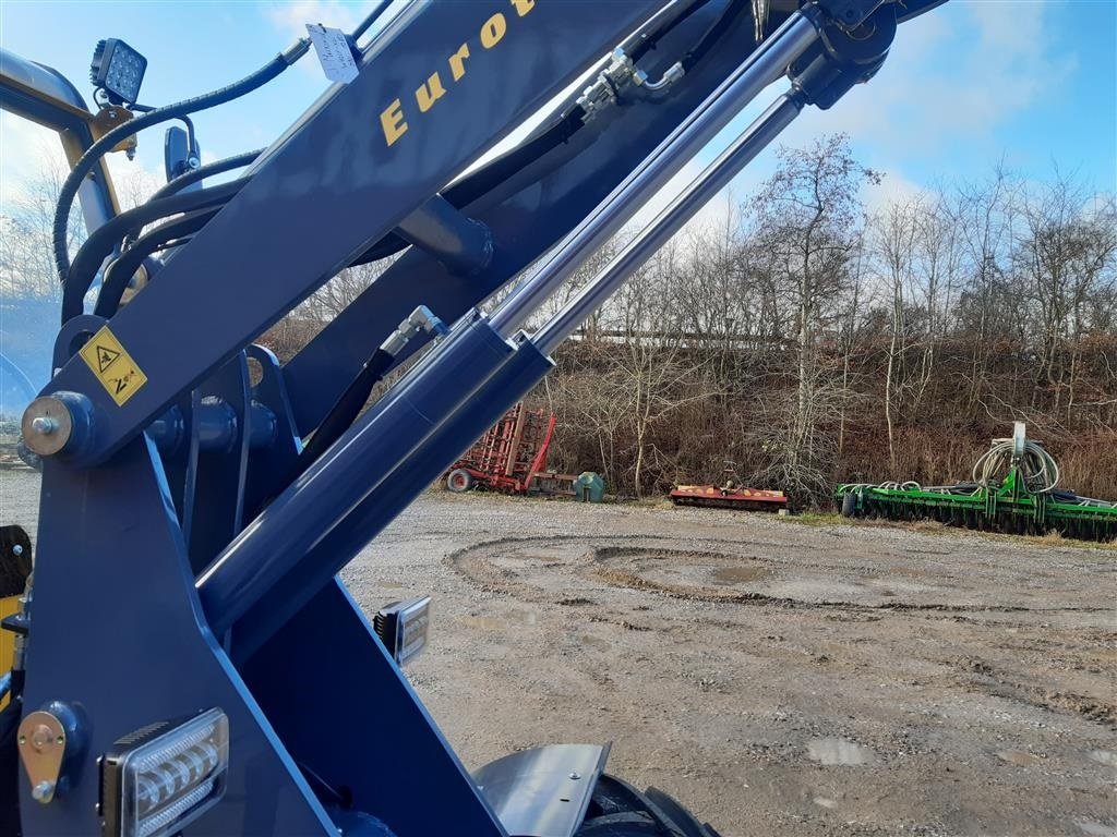 Kompaktlader типа Eurotrac W12 F  mellem tårn, Gebrauchtmaschine в Rødekro (Фотография 10)