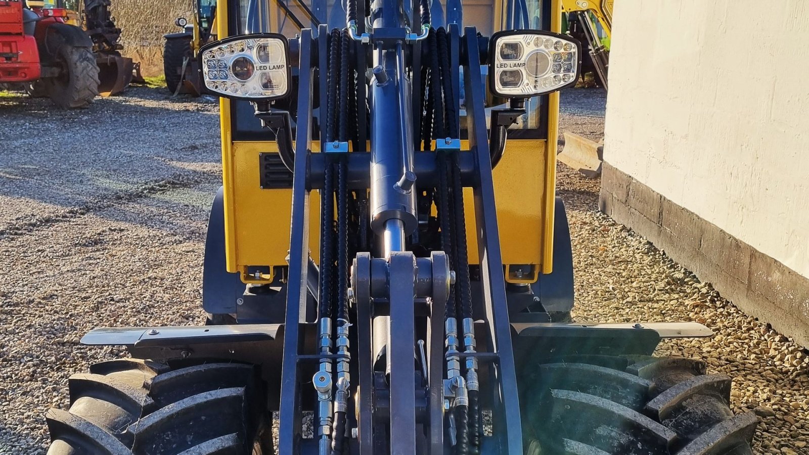 Kompaktlader of the type Eurotrac W12S / lukket kabine / fabriksny / skovl & gafler / Kubota motor, Gebrauchtmaschine in Arden (Picture 3)