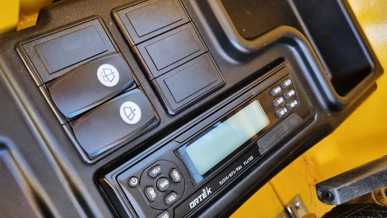 Kompaktlader of the type Eurotrac W12S / lukket kabine / fabriksny / skovl & gafler / Kubota motor, Gebrauchtmaschine in Arden (Picture 21)