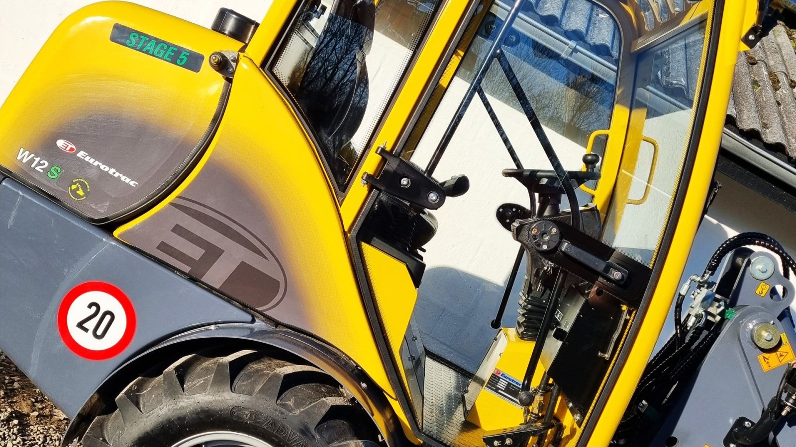 Kompaktlader of the type Eurotrac W12S / lukket kabine / fabriksny / skovl & gafler / Kubota motor, Gebrauchtmaschine in Arden (Picture 9)