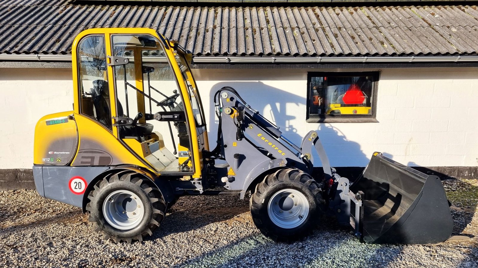 Kompaktlader of the type Eurotrac W12S / lukket kabine / fabriksny / skovl & gafler / Kubota motor, Gebrauchtmaschine in Arden (Picture 1)