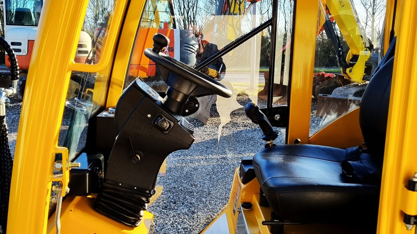 Kompaktlader of the type Eurotrac W12S / lukket kabine / fabriksny / skovl & gafler / Kubota motor, Gebrauchtmaschine in Arden (Picture 16)