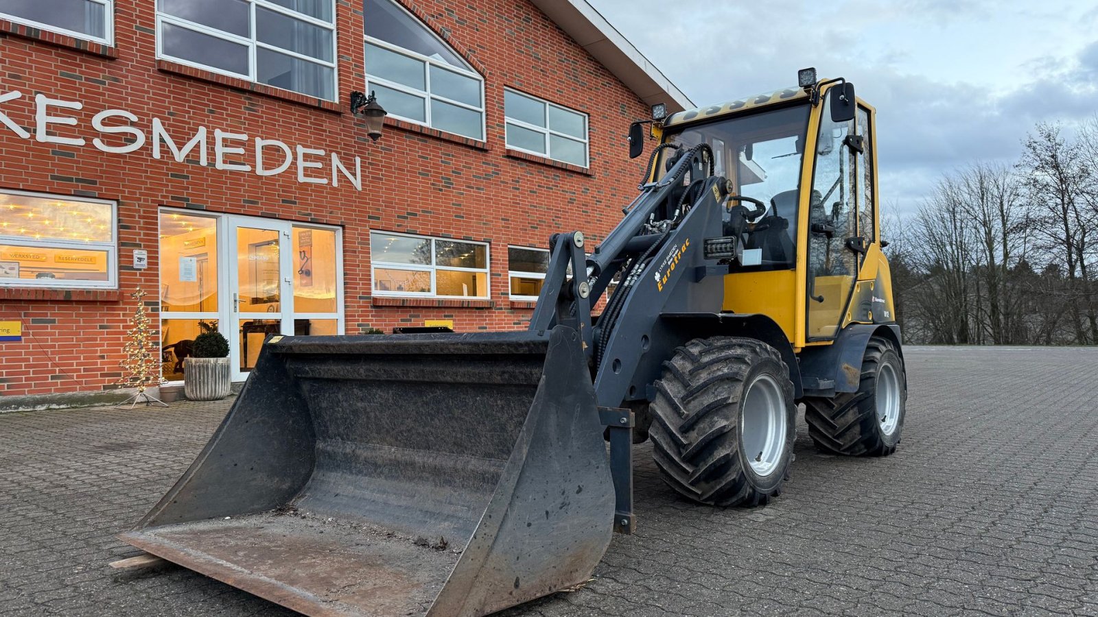 Kompaktlader типа Eurotrac W12S, Gebrauchtmaschine в Gjerlev J. (Фотография 2)