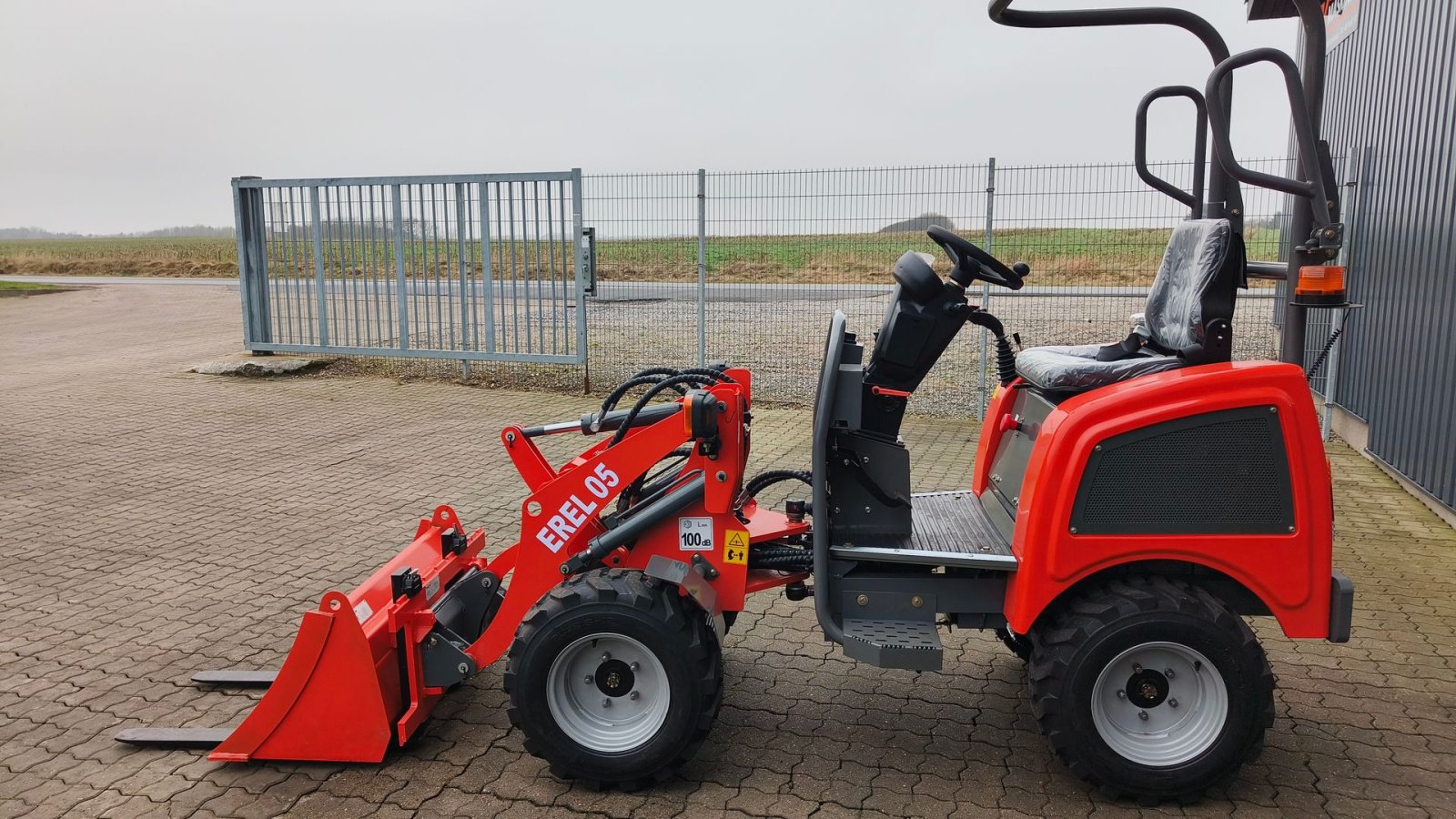 Kompaktlader des Typs Everun El-500 Fabriksny med græsdæk, Gebrauchtmaschine in Vinderup (Bild 3)