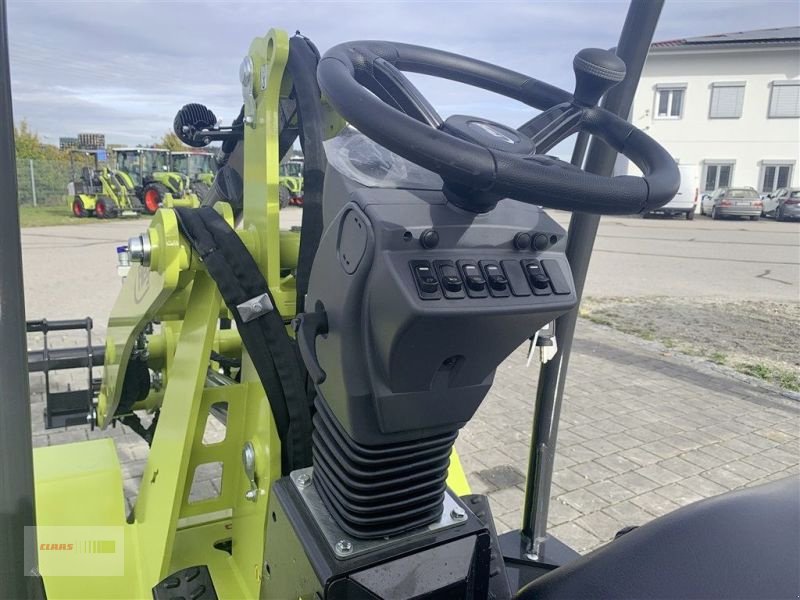 Kompaktlader of the type Fliegl 2527, Neumaschine in Grabenstätt-Erlstätt (Picture 7)