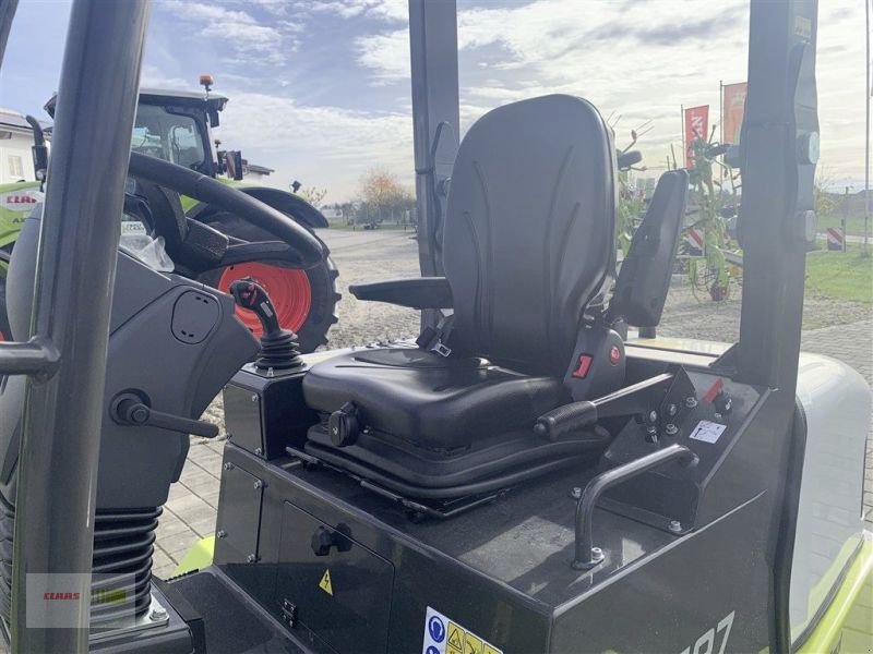 Kompaktlader of the type Fliegl 2527, Neumaschine in Grabenstätt-Erlstätt (Picture 5)