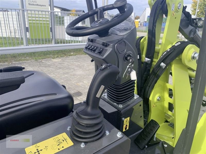 Kompaktlader of the type Fliegl 2527, Neumaschine in Grabenstätt-Erlstätt (Picture 8)