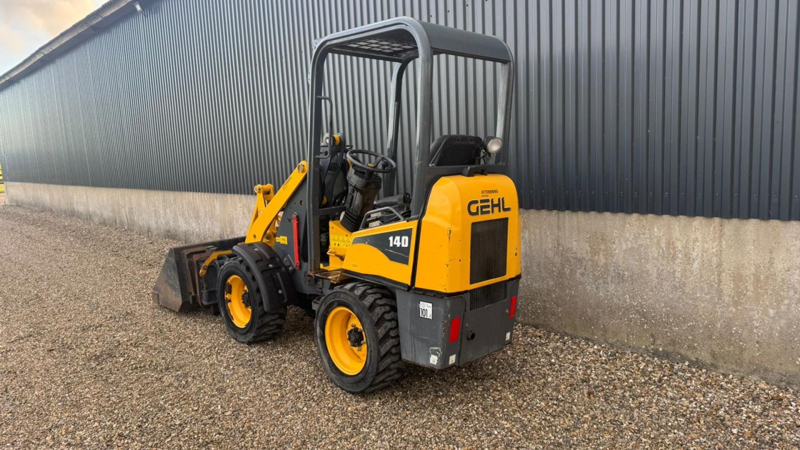 Kompaktlader des Typs Gehl 140 Gehl, Gebrauchtmaschine in Nykøbing Mors (Bild 3)