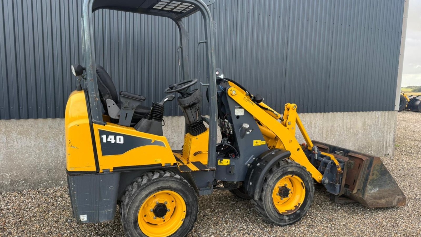 Kompaktlader des Typs Gehl 140 Gehl, Gebrauchtmaschine in Nykøbing Mors (Bild 2)