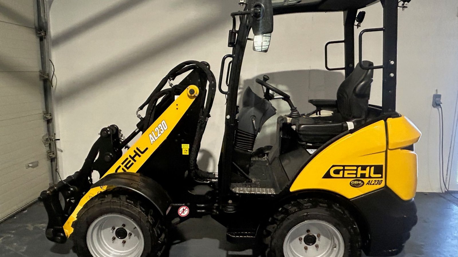 Kompaktlader des Typs Gehl AL 230, Gebrauchtmaschine in Arden (Bild 1)