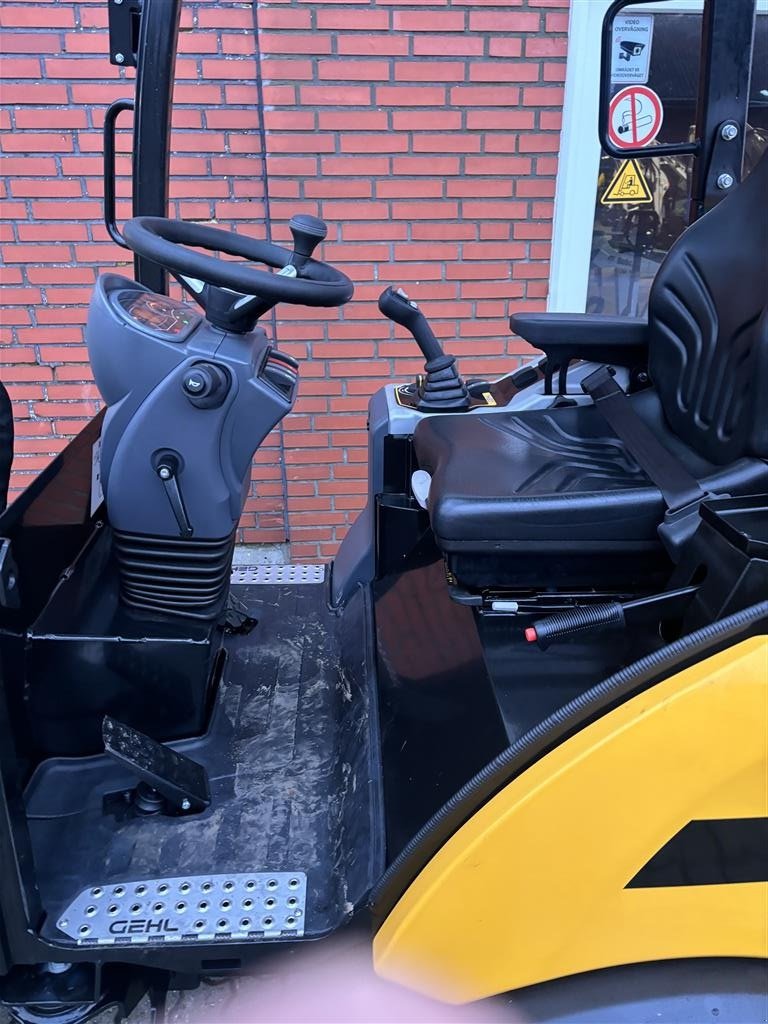 Kompaktlader of the type Gehl AL420, Gebrauchtmaschine in Rødding (Picture 11)