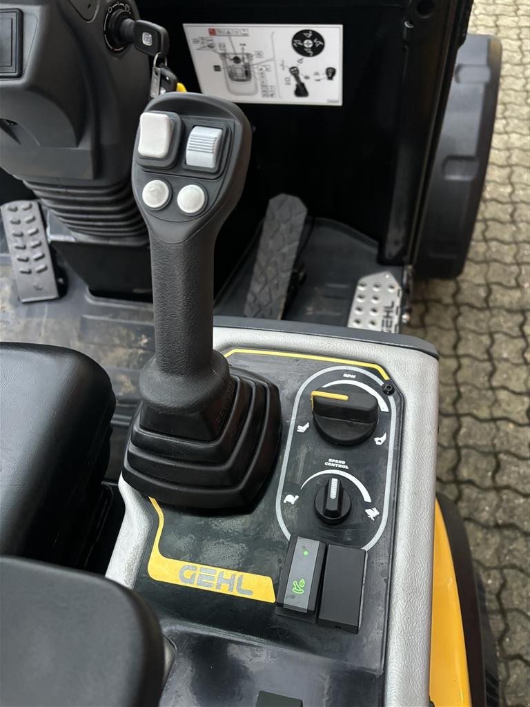 Kompaktlader of the type Gehl AL420, Gebrauchtmaschine in Rødding (Picture 4)