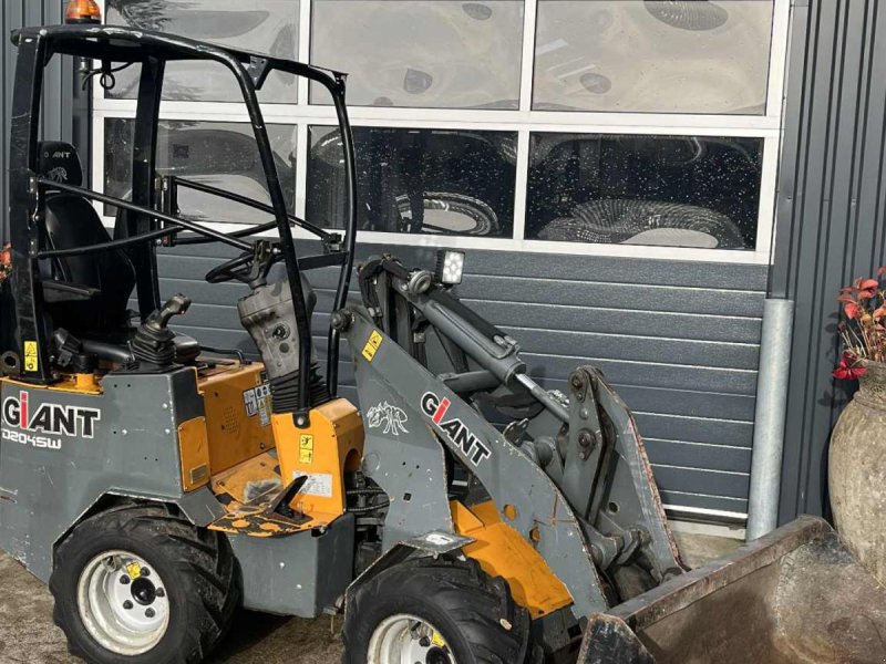 Kompaktlader типа GiANT D204SW, Gebrauchtmaschine в Føvling (Фотография 1)