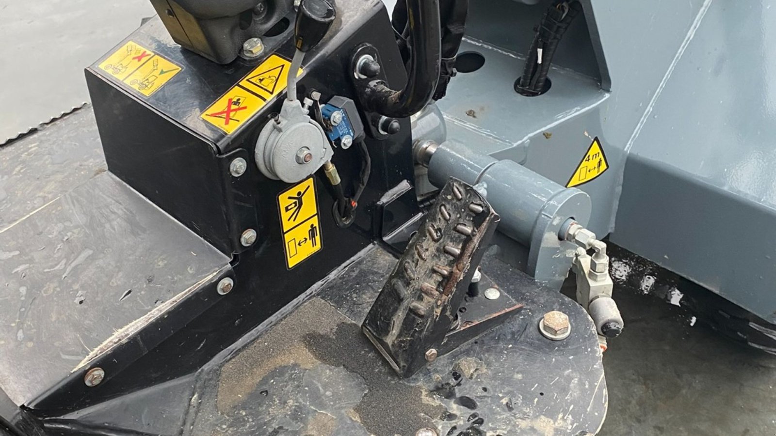 Kompaktlader des Typs GiANT D337T Med skovl og pallegafler, Gebrauchtmaschine in Lintrup (Bild 7)