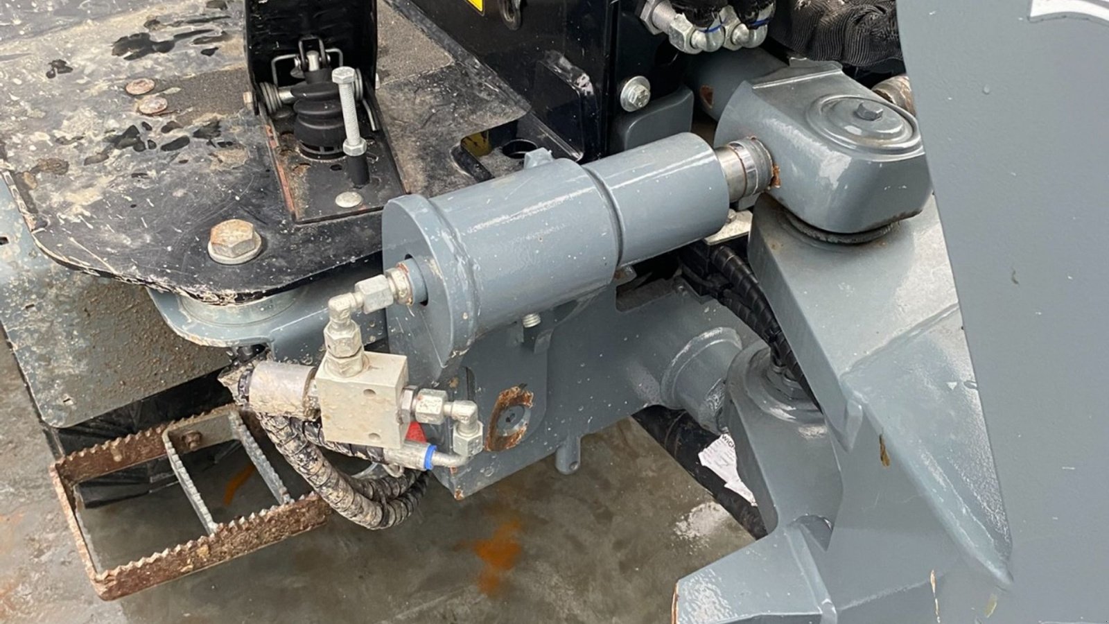 Kompaktlader des Typs GiANT D337T Med skovl og pallegafler, Gebrauchtmaschine in Lintrup (Bild 2)