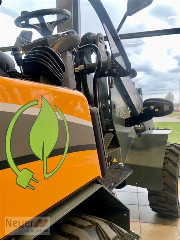Kompaktlader typu GiANT Elektro G2200E X-TRA, Gebrauchtmaschine v Bad Waldsee Mennisweiler (Obrázek 9)
