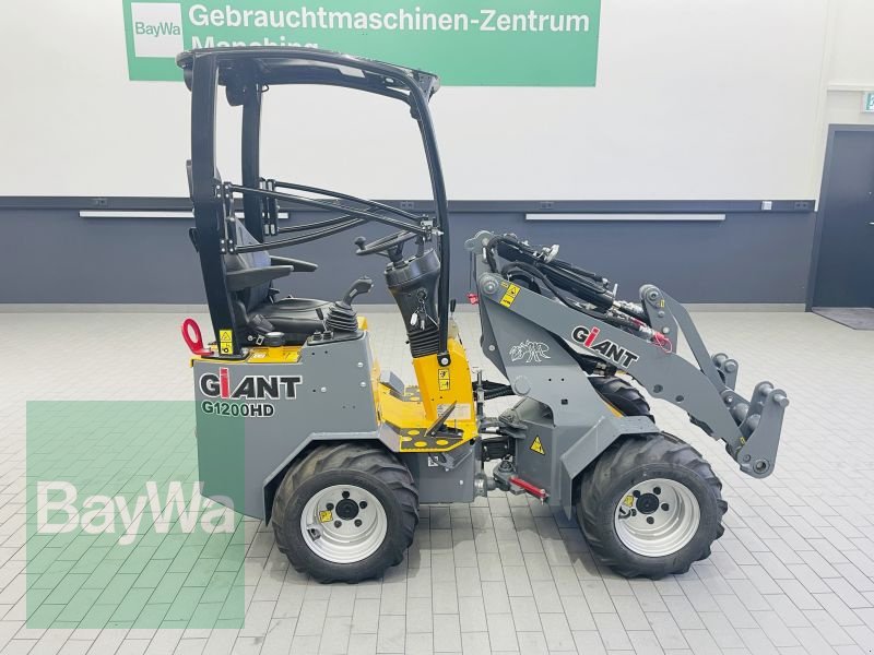 GiANT G1200 HD, Gebrauchtmaschine, Baujahr: 2023, Betriebsstunden: 5 Stunden (Bild 4) Kompaktlader des Typs GiANT G1200 HD, Gebrauchtmaschine in Manching (Bild 4)
