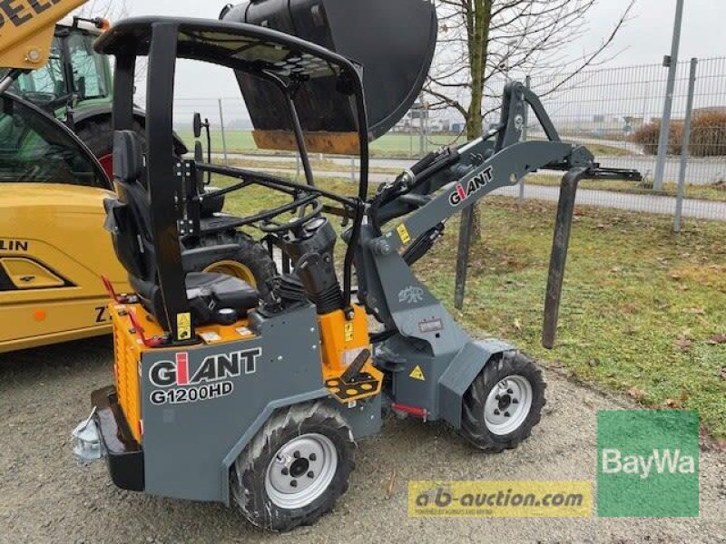 Kompaktlader des Typs GiANT G1200, Gebrauchtmaschine in Straubing (Bild 3)