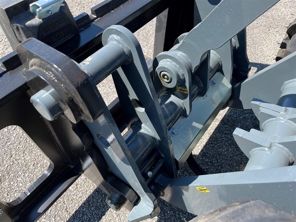 Kompaktlader des Typs GiANT G1500 HD Ekstra Skovl og pallegafler, Gebrauchtmaschine in Suldrup (Bild 12)