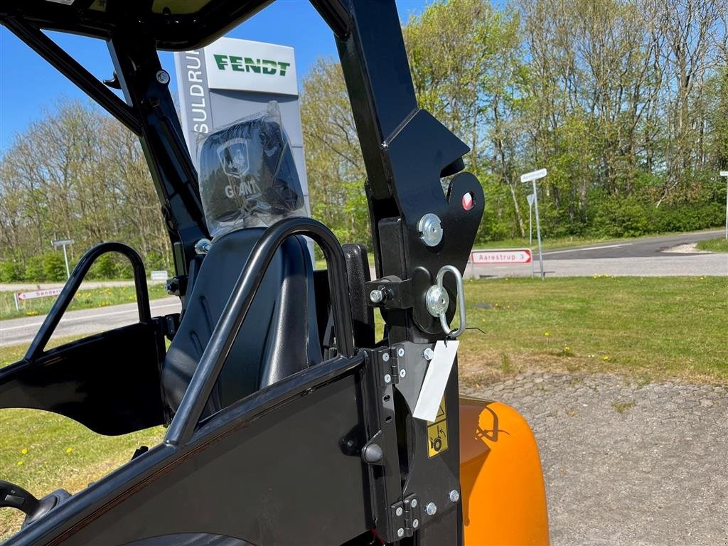 Kompaktlader des Typs GiANT G1500 HD Ekstra Skovl og pallegafler, Gebrauchtmaschine in Suldrup (Bild 10)