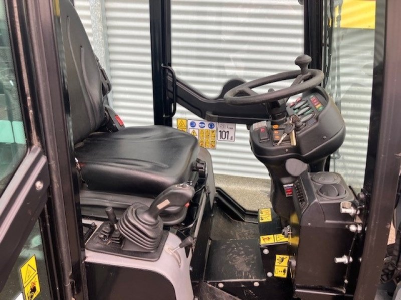 Kompaktlader of the type GiANT G2300 HD G2300 x-tra HD  med cabine, Gebrauchtmaschine in Nørresundby (Picture 6)