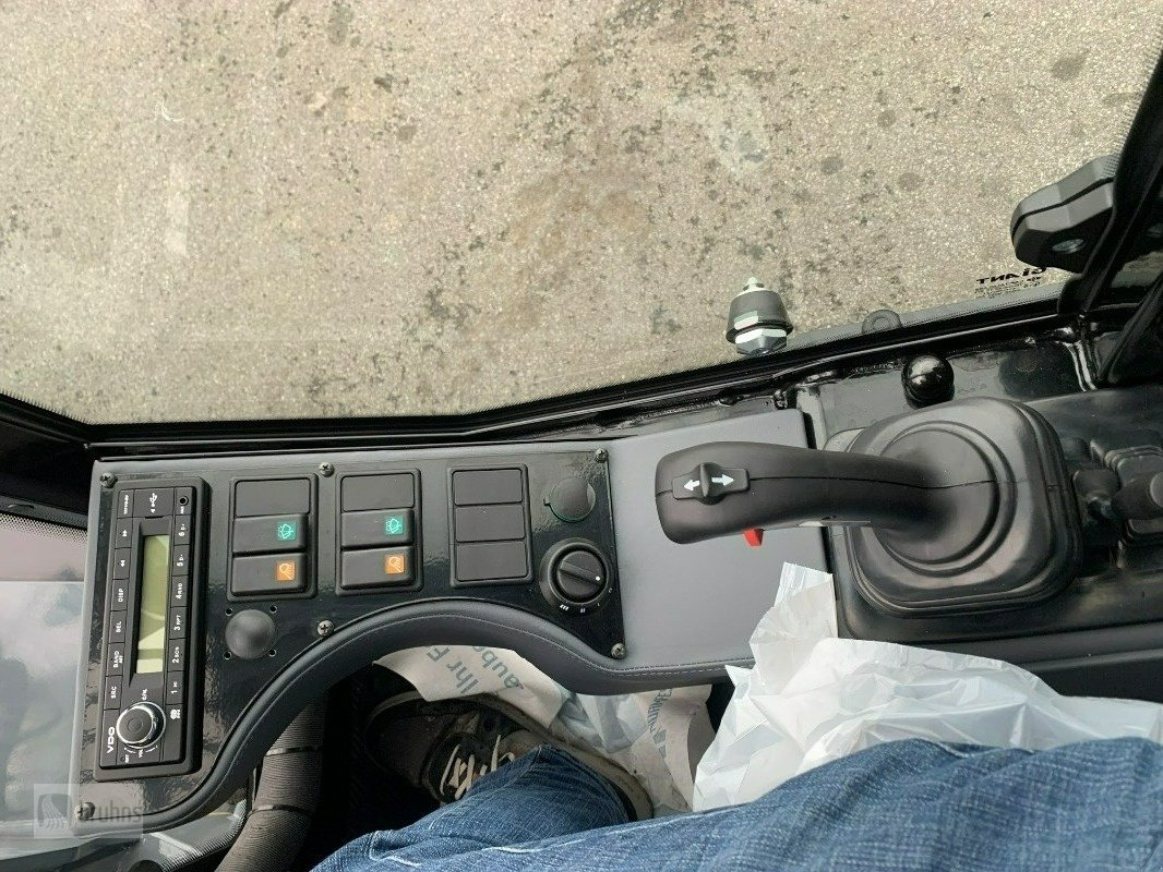 Kompaktlader des Typs GiANT G2500 HD, Gebrauchtmaschine in Karstädt (Bild 6)