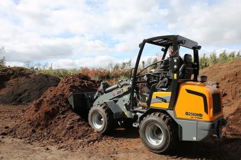 Kompaktlader tip GiANT G2500 X-TRA HD, Gebrauchtmaschine in Hadsten (Poză 2)